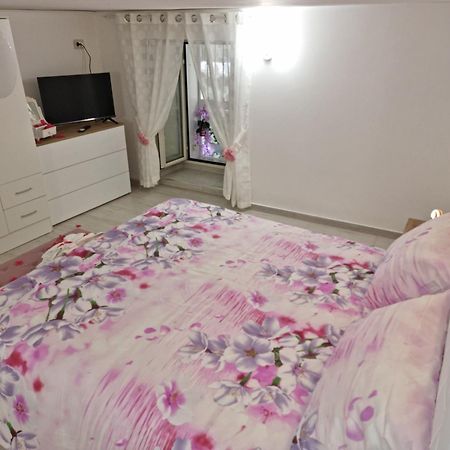 Dv House Via Toledo Quartierispagnoli Наполи Екстериор снимка